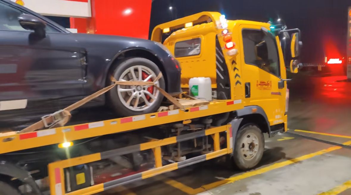 宝安区行车途中遇到突发状况该如何呼叫道路救援？